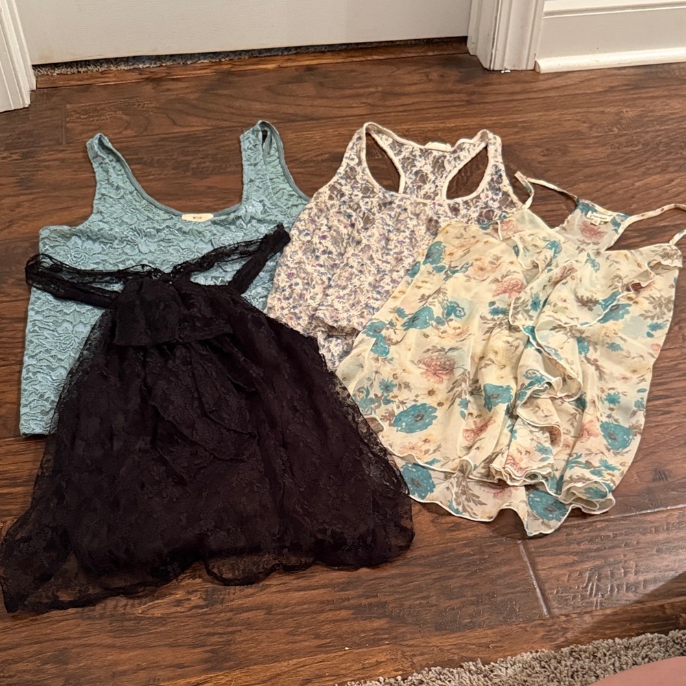 Floral and Lace Tank Tops Bundle